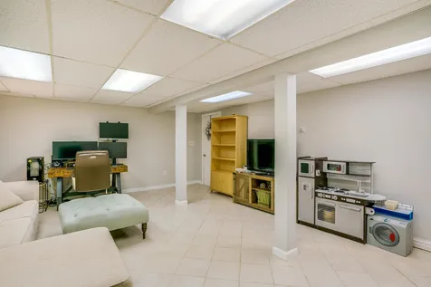 6 Diana Road Derry NH 03038