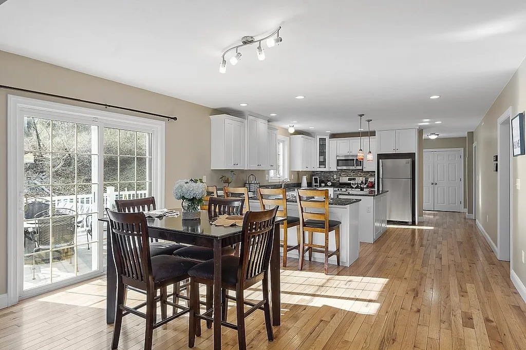 28 Marblehead Road Windham NH 03087