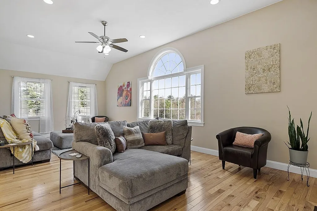 28 Marblehead Road Windham NH 03087
