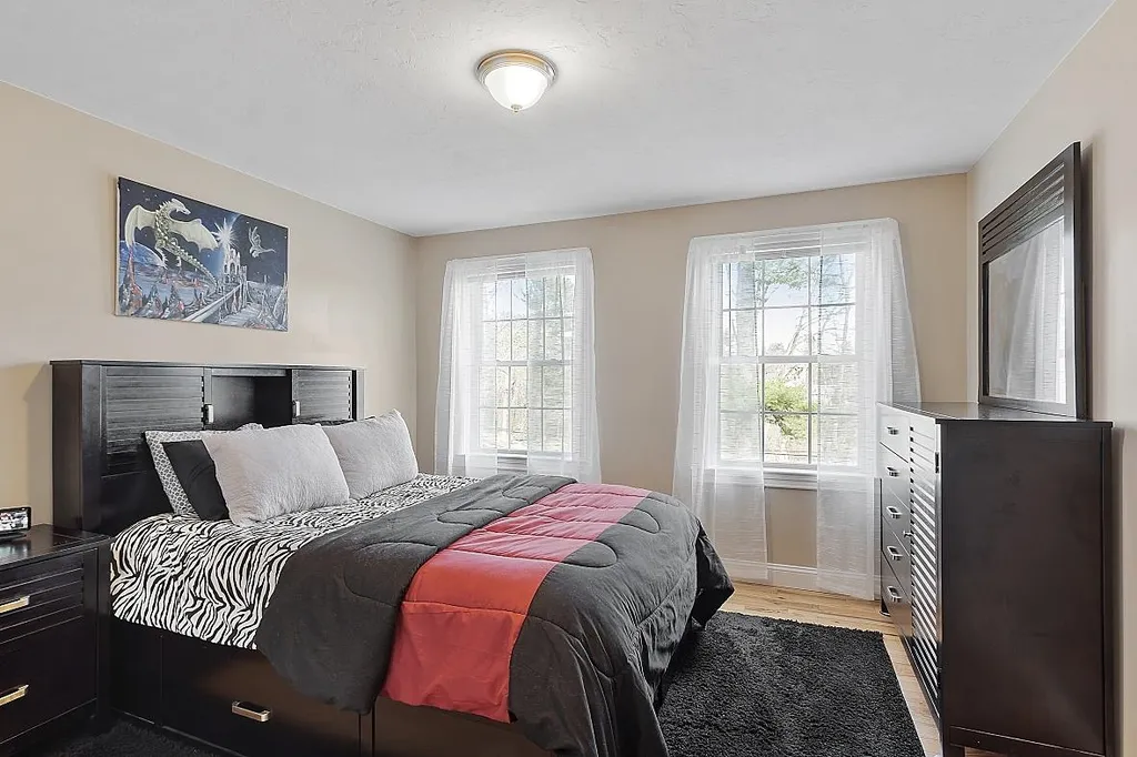 28 Marblehead Road Windham NH 03087
