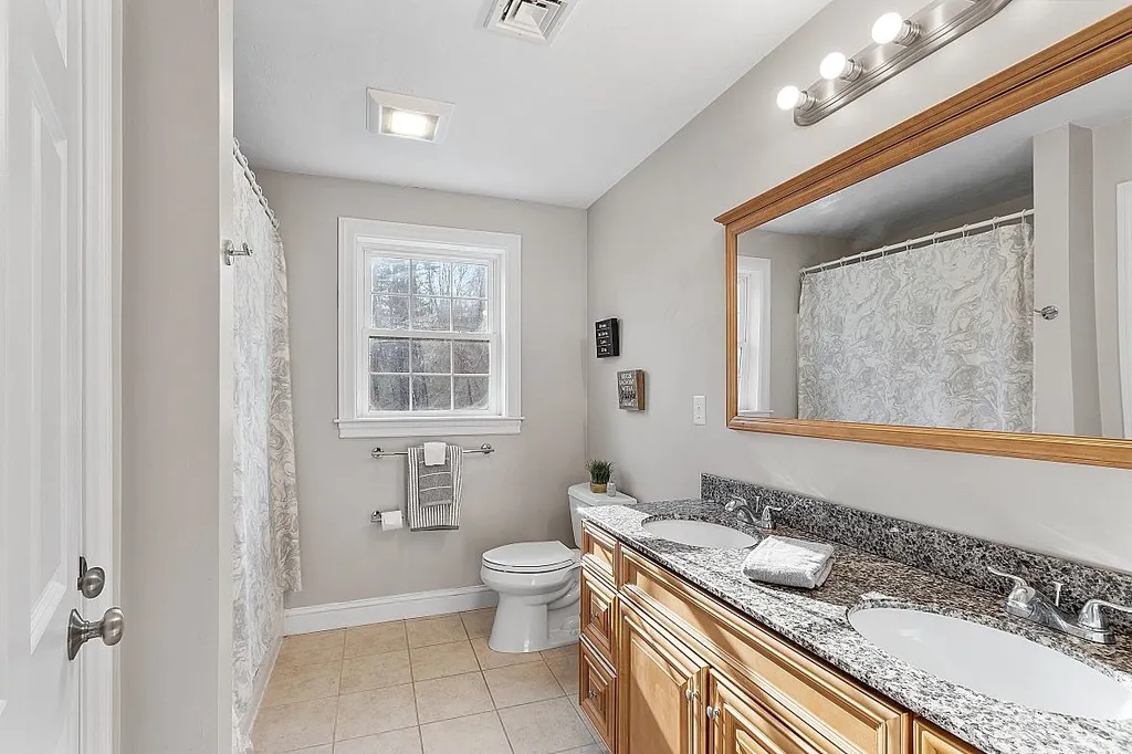 28 Marblehead Road Windham NH 03087