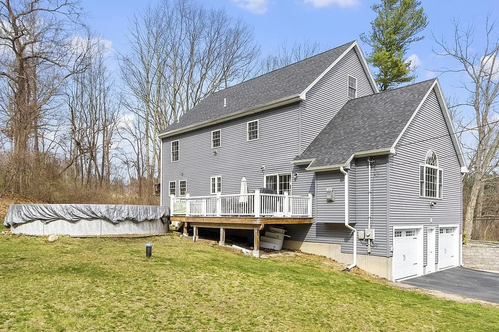 28 Marblehead Road Windham NH 03087