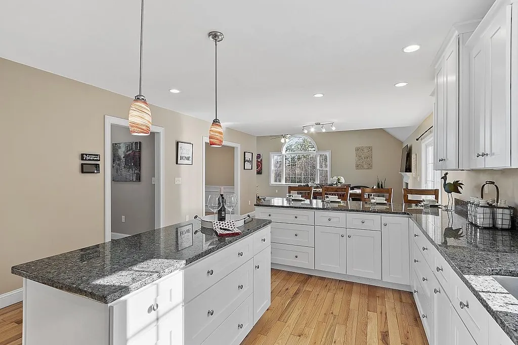 28 Marblehead Road Windham NH 03087