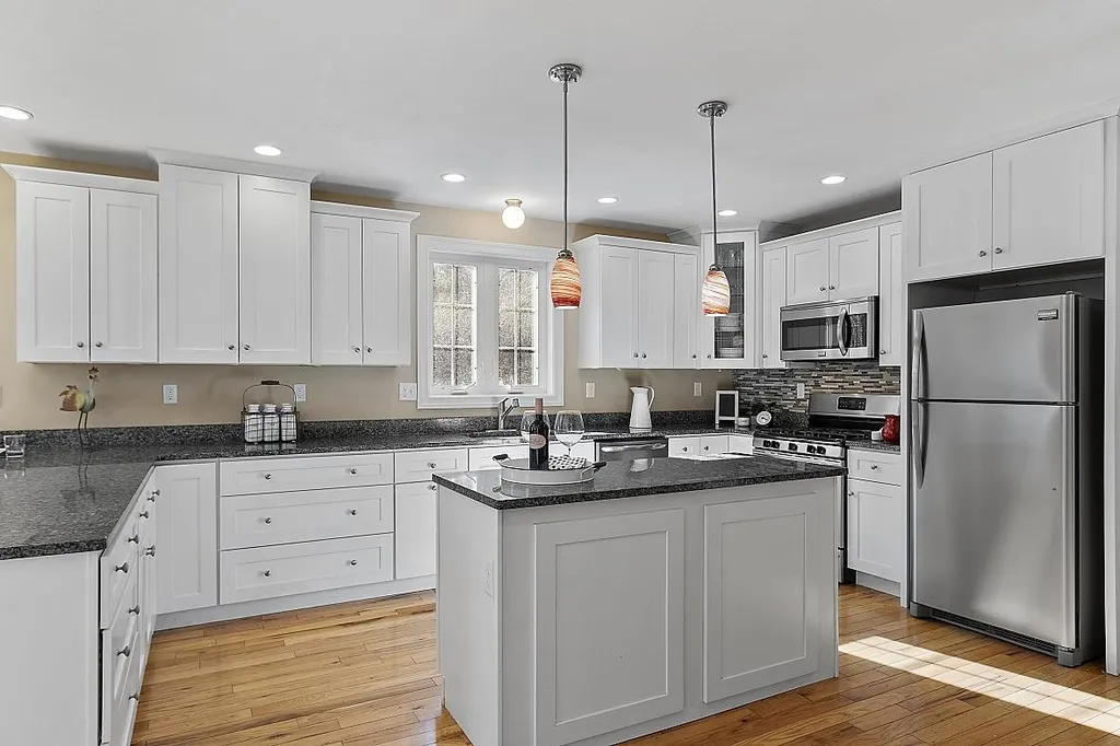 28 Marblehead Road Windham NH 03087