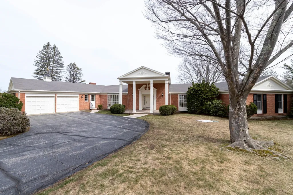 18 Heritage Drive Bedford NH 03110