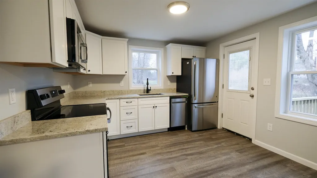 46 Pleasant Street Danville NH 03819