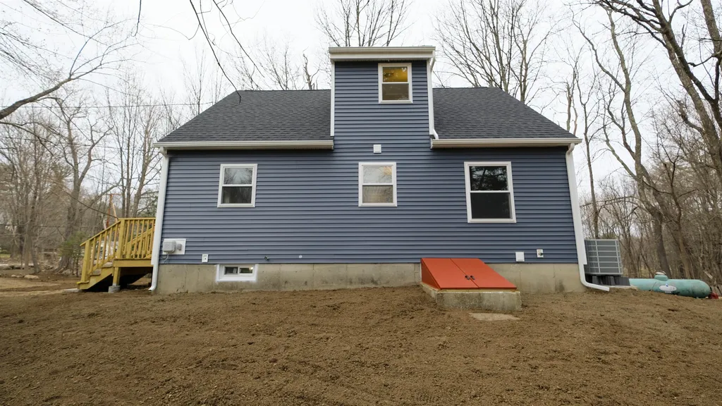 46 Pleasant Street Danville NH 03819