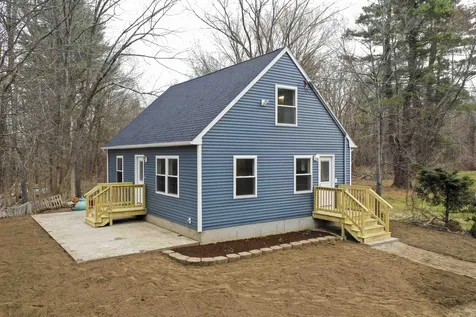 46 Pleasant Street Danville NH 03819