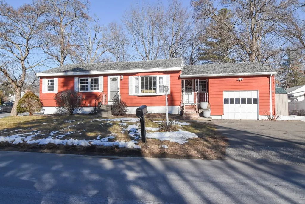 4 Ackerman Street Salem NH 03079