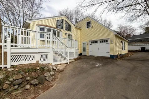 22 Wellman Avenue Nashua NH 03064