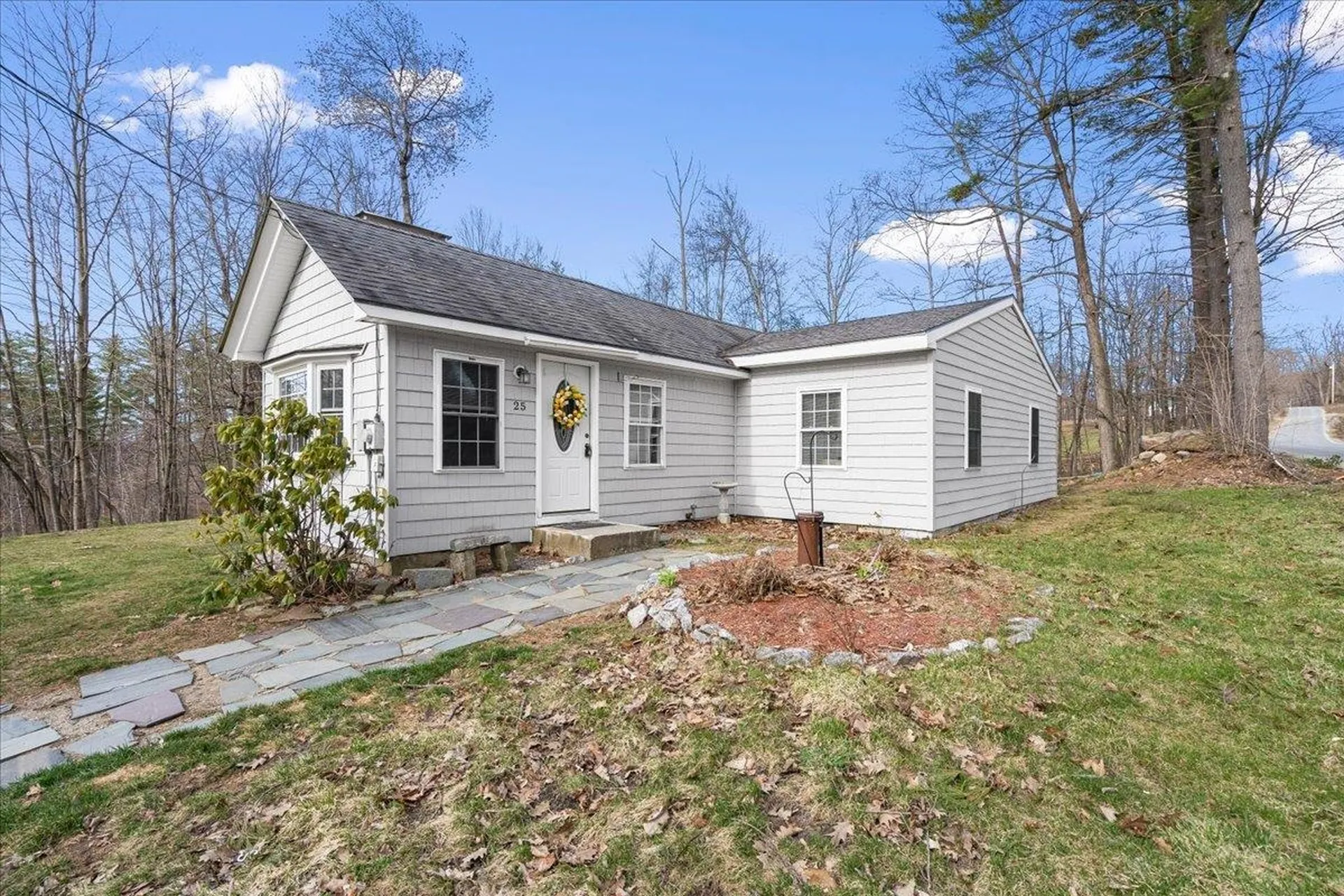 25 Mount Dearborn Road Weare NH 03281