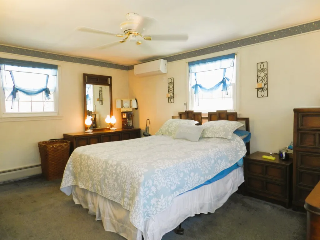 17 Donald Street Hooksett NH 03106