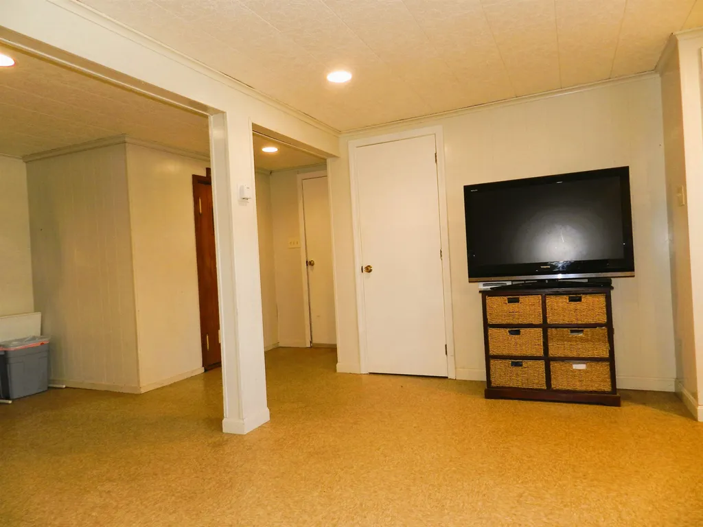 17 Donald Street Hooksett NH 03106