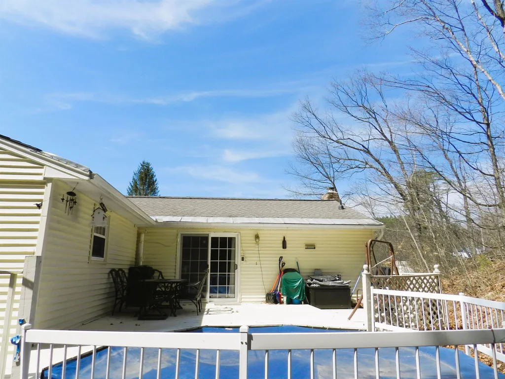 17 Donald Street Hooksett NH 03106