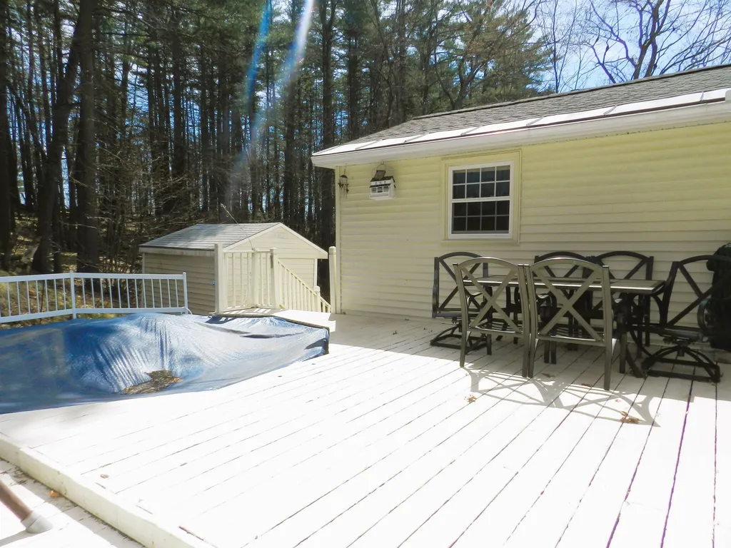 17 Donald Street Hooksett NH 03106