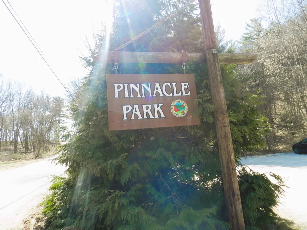 17 Donald Street Hooksett NH 03106