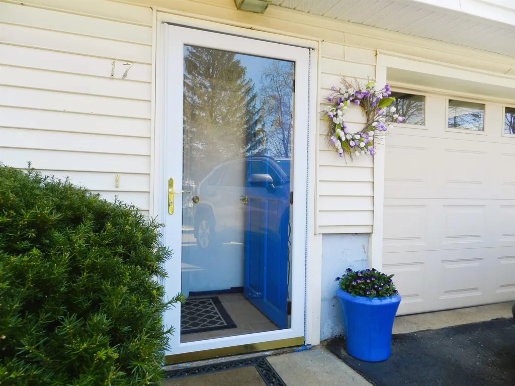 17 Donald Street Hooksett NH 03106