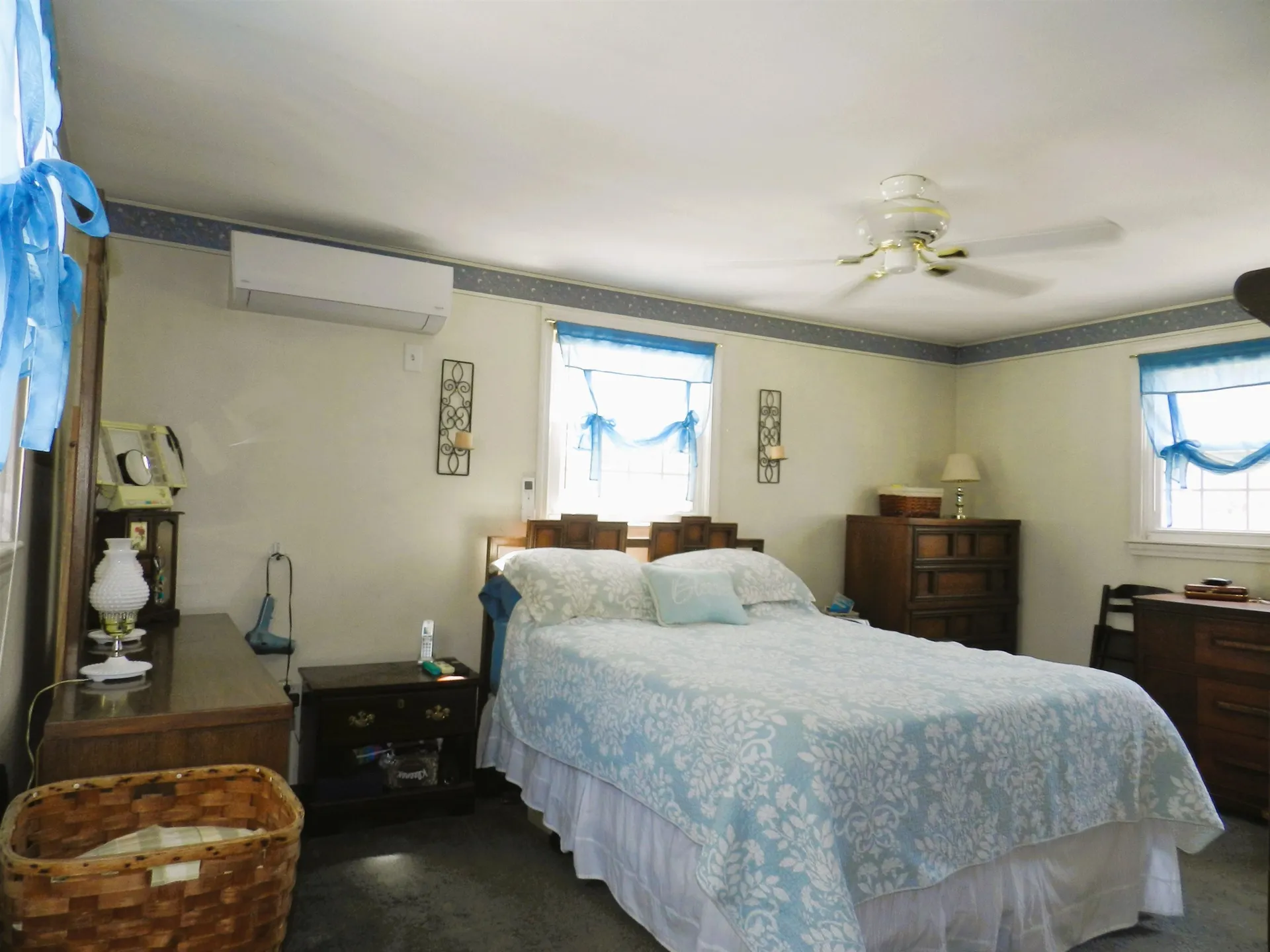 17 Donald Street Hooksett NH 03106