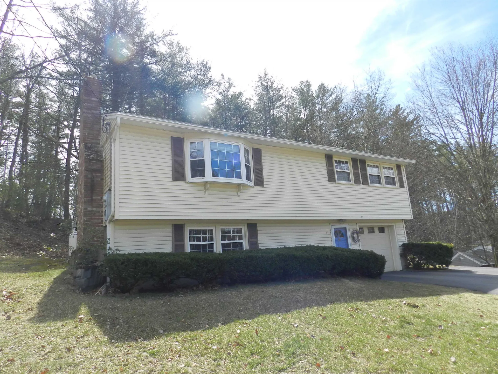 17 Donald Street Hooksett NH 03106