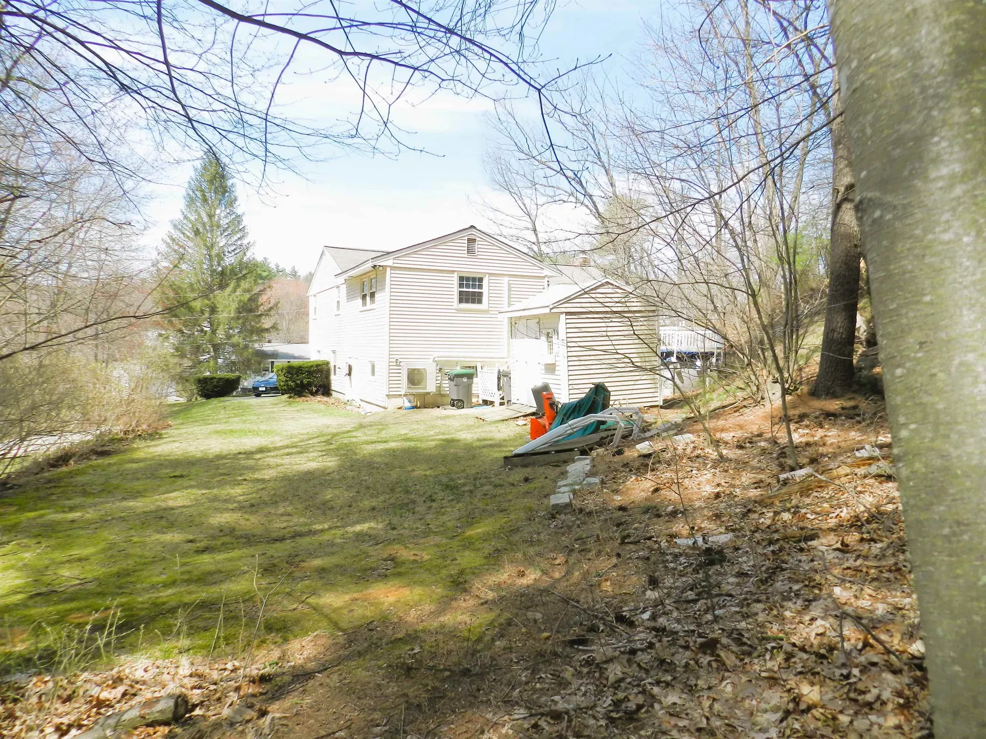 17 Donald Street Hooksett NH 03106
