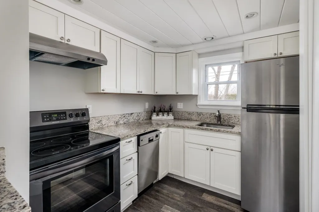 15 Woodworth Avenue Portsmouth NH 03801