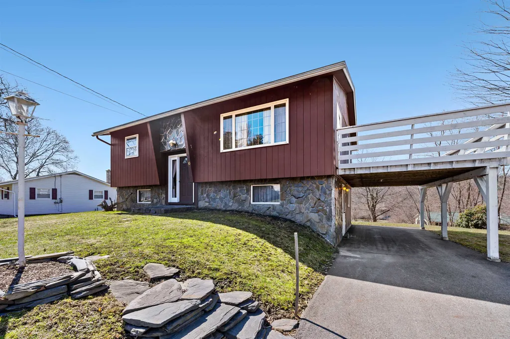 10 Ledge Drive Barre Town VT 05641