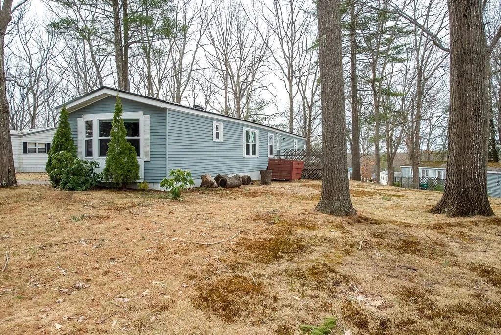8 North Dewberry Lane Rochester NH 03867