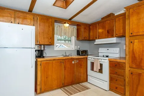 8 North Dewberry Lane Rochester NH 03867