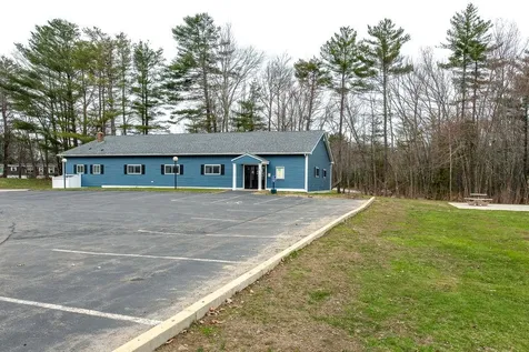 8 North Dewberry Lane Rochester NH 03867