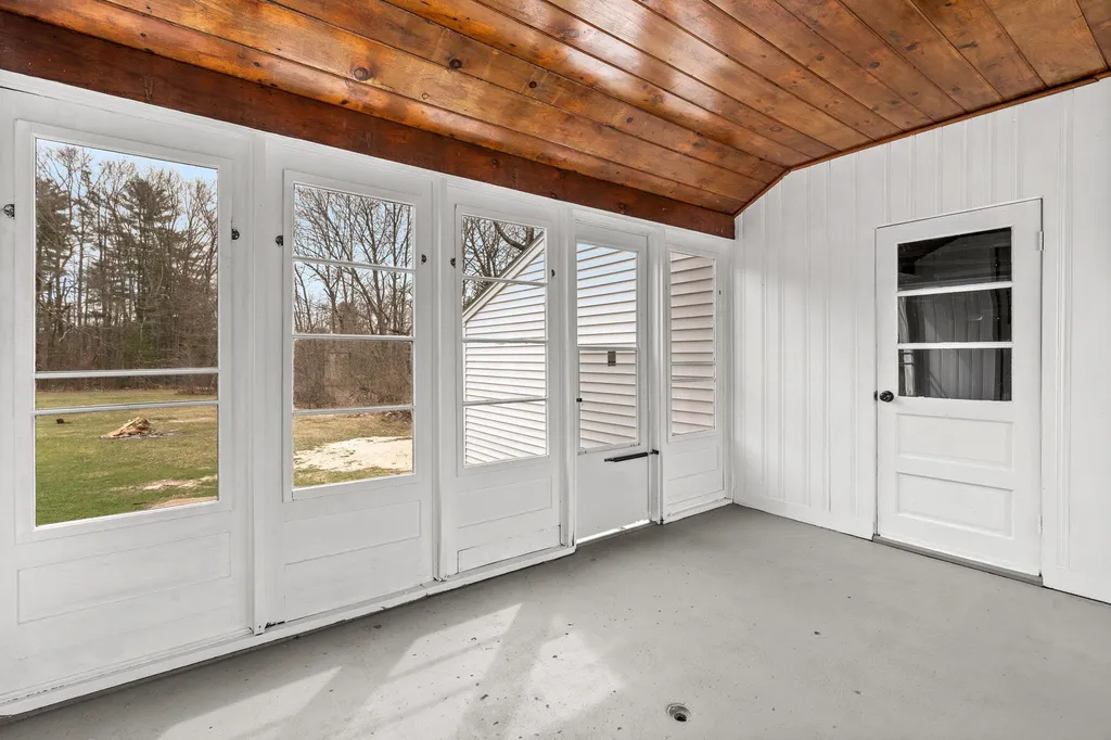 30 Centennial Street Seabrook NH 03874