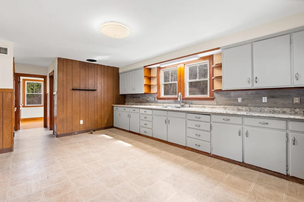 30 Centennial Street Seabrook NH 03874