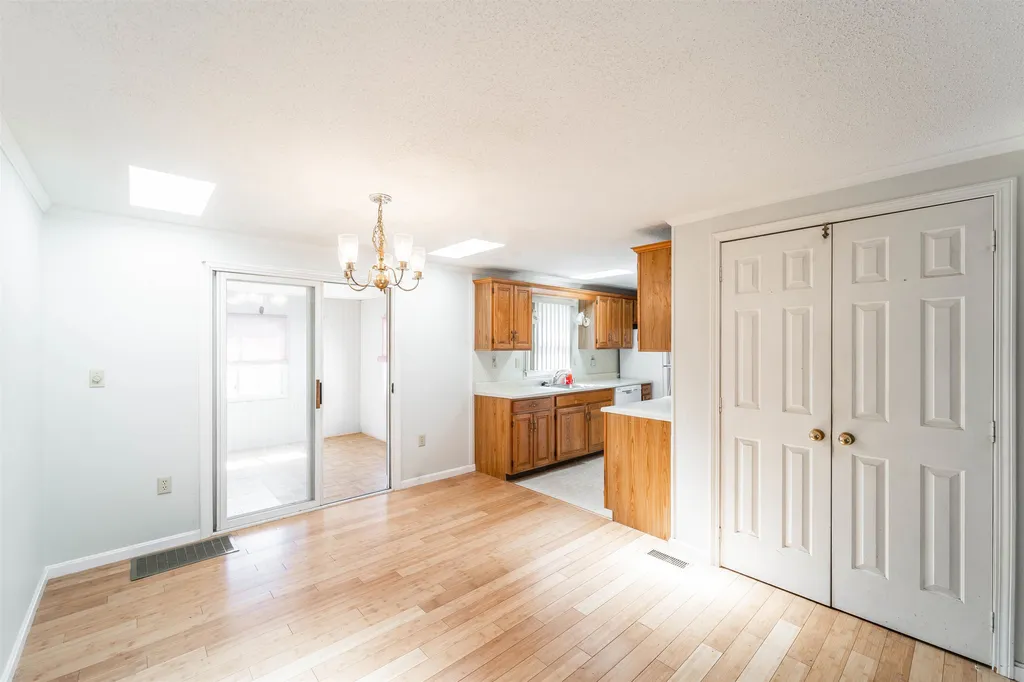 12 Lilac Court Raymond NH 03077