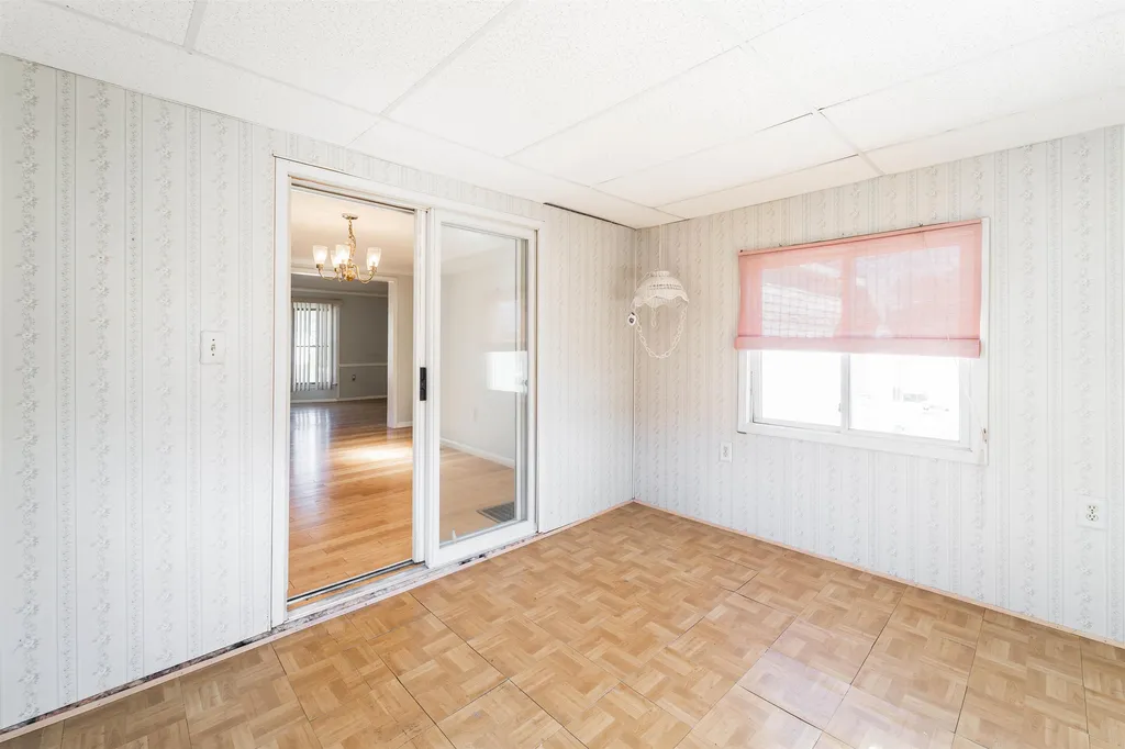 12 Lilac Court Raymond NH 03077