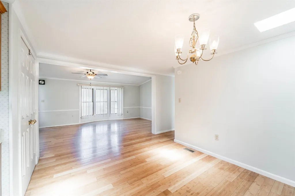 12 Lilac Court Raymond NH 03077