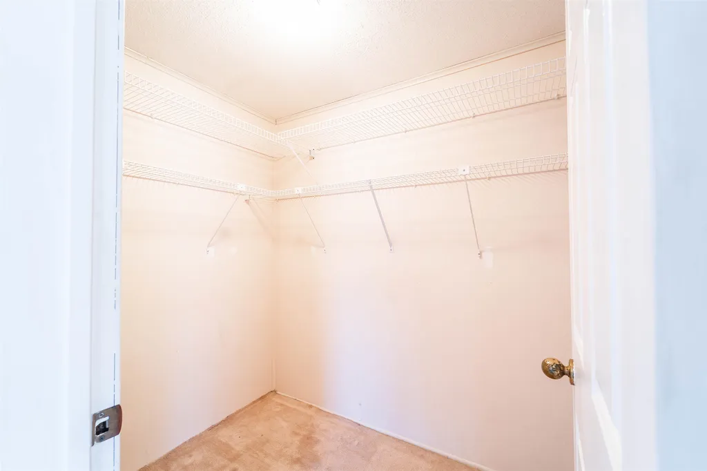 12 Lilac Court Raymond NH 03077