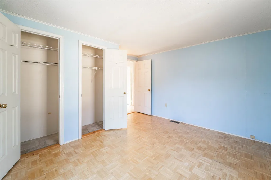 12 Lilac Court Raymond NH 03077