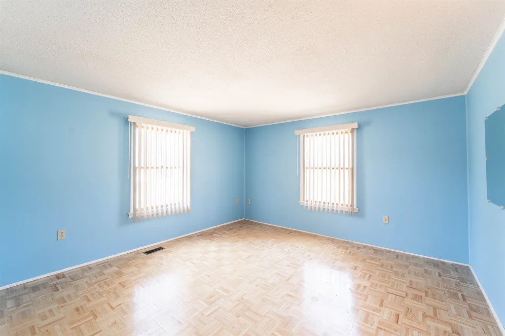 12 Lilac Court Raymond NH 03077