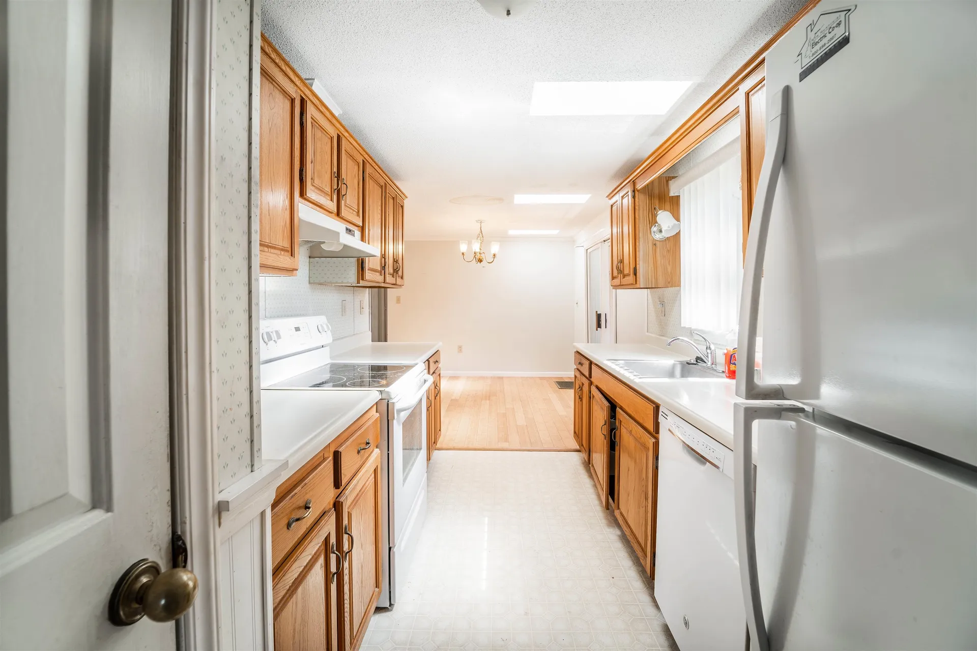 12 Lilac Court Raymond NH 03077