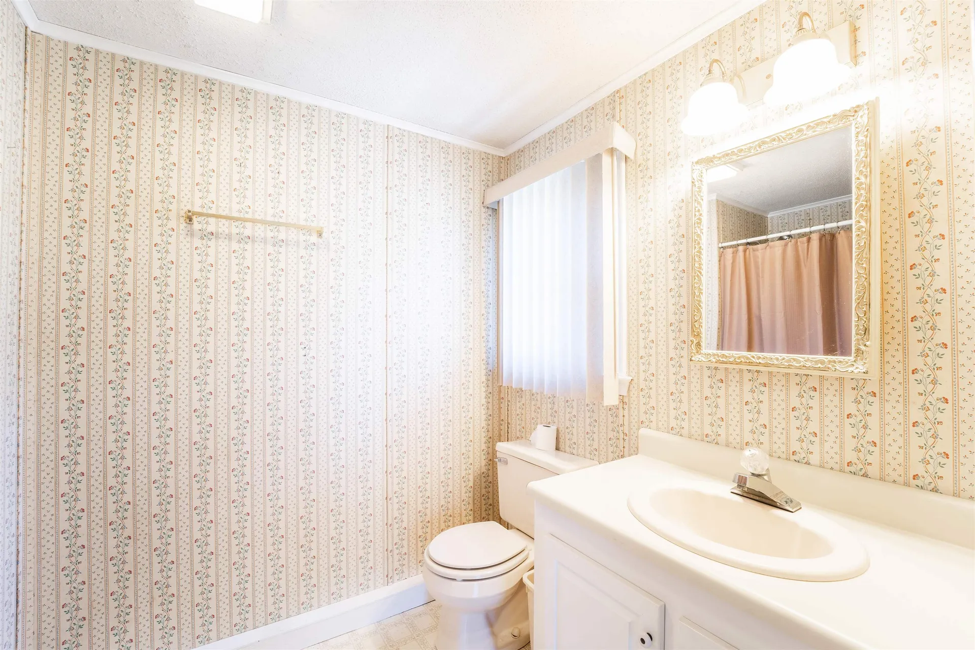 12 Lilac Court Raymond NH 03077