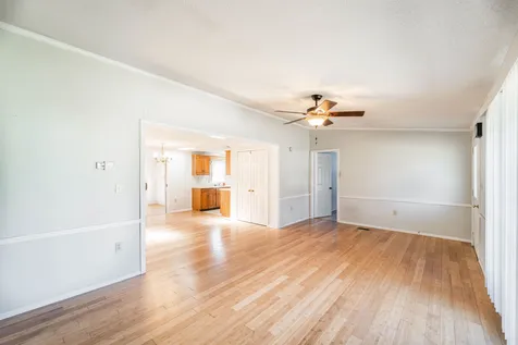 12 Lilac Court Raymond NH 03077