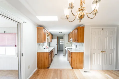 12 Lilac Court Raymond NH 03077