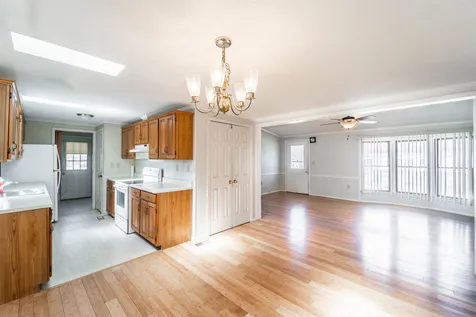 12 Lilac Court Raymond NH 03077