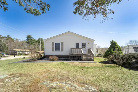 12 Lilac Court Raymond NH 03077