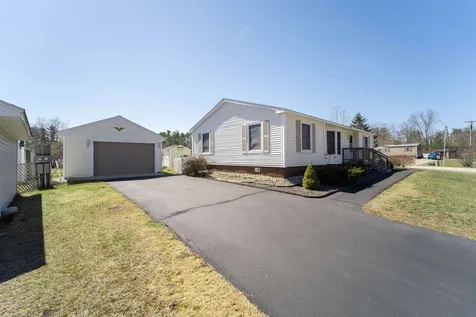 12 Lilac Court Raymond NH 03077