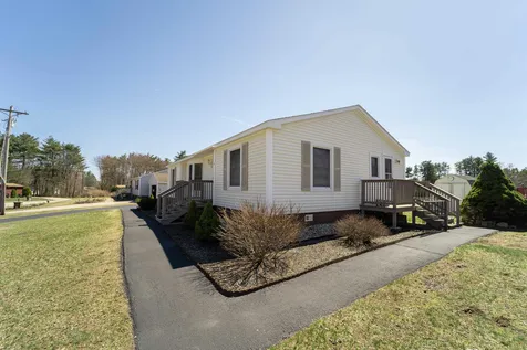 12 Lilac Court Raymond NH 03077
