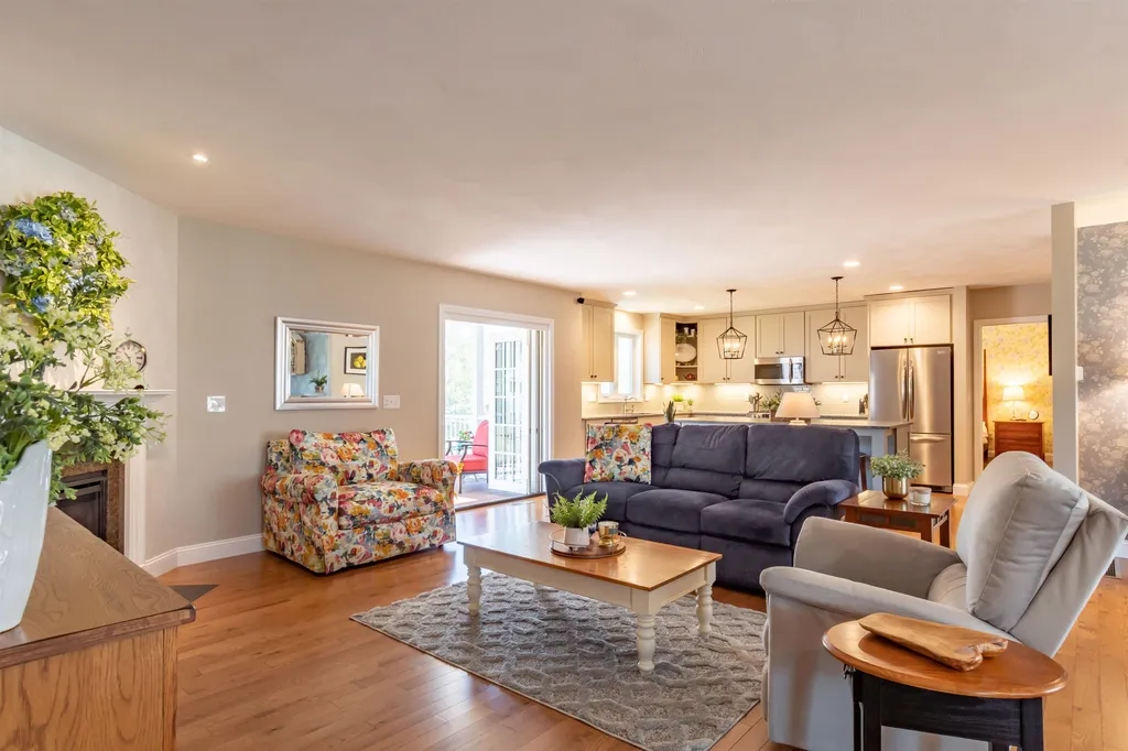 38 Cobbett Lane Hollis NH 03049