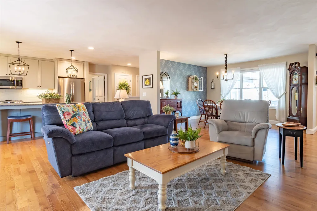 38 Cobbett Lane Hollis NH 03049