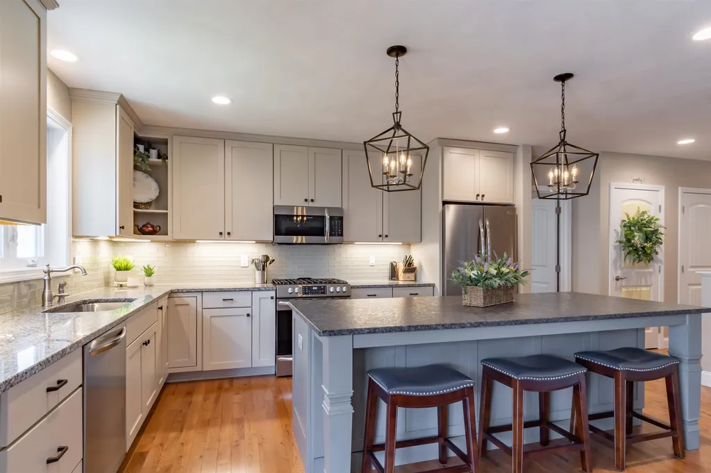 38 Cobbett Lane Hollis NH 03049