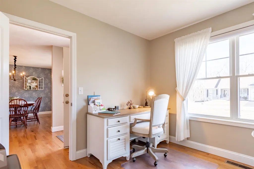 38 Cobbett Lane Hollis NH 03049