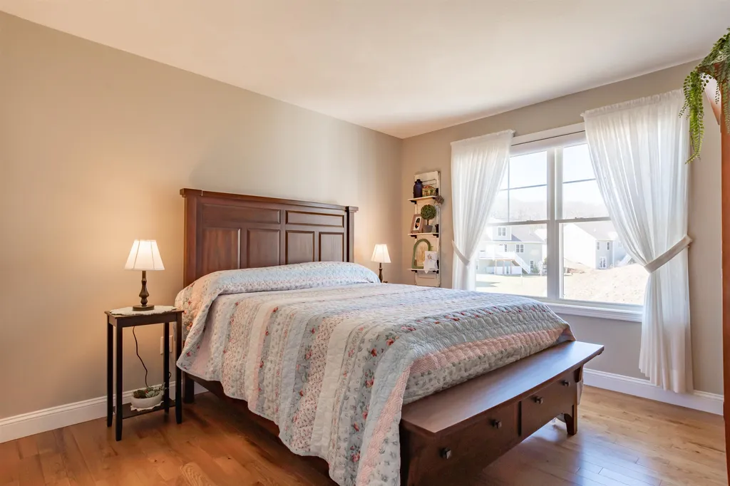 38 Cobbett Lane Hollis NH 03049